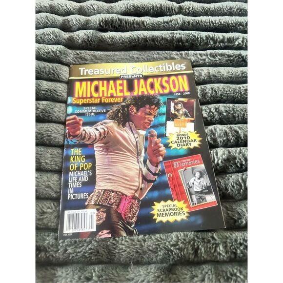 Treasured Collectibles Presents Michael Jackson Superstar Forever - Picture 1 of 1